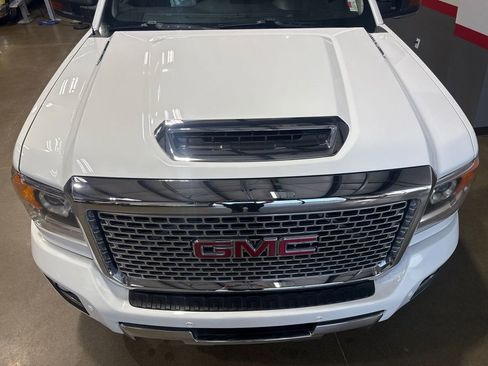 Used 2017 GMC Sierra 3500 Denali image 48