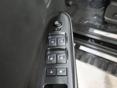 Used 2022 Chevrolet Colorado ZR2 AWD/4WD image 19