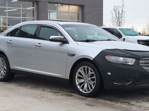 Used 2014 Ford Taurus Limited image 9