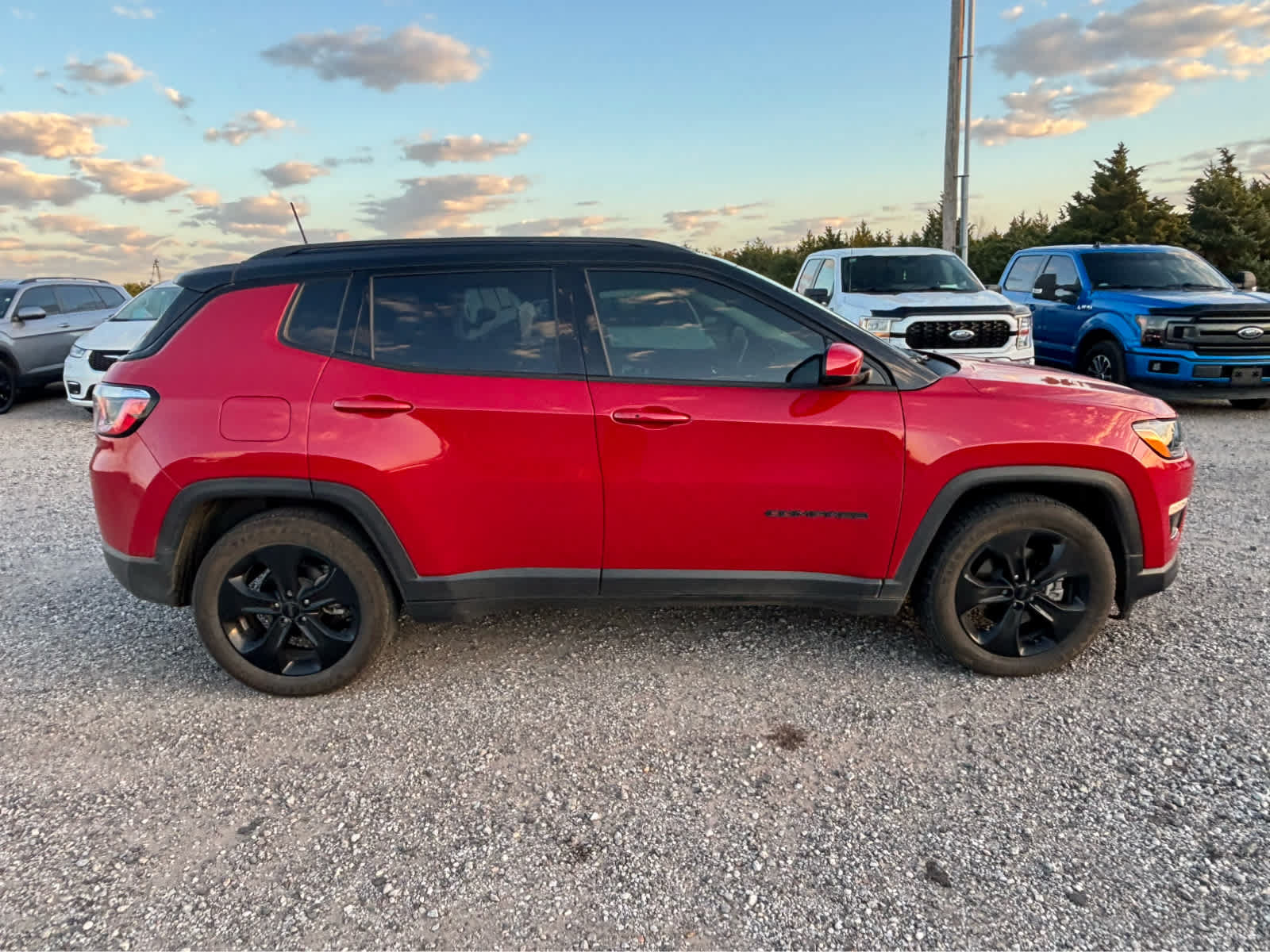 Used 2019 Jeep Compass Latitude FWD image 8