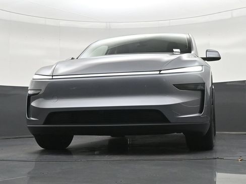 Used 2026 Tesla Model Y 2WD image 29