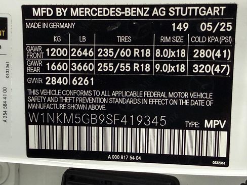 Used 2025 Mercedes-Benz GLC 350e 4MATIC image 23