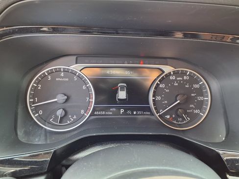 Used 2025 Nissan Pathfinder SV AWD/4WD image 16