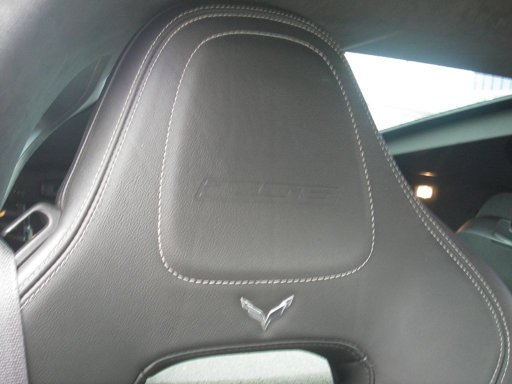 Used 2016 Chevrolet Corvette Z06 w/ 3LZ Preferred Equipment Group RWD image 37