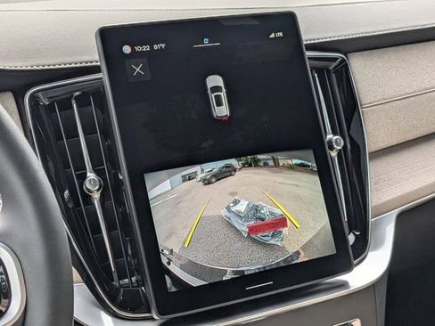 Certified 2025 Volvo XC90 B5 Core w/ Protection Package Premier image 28