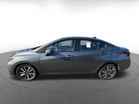 Used 2025 Nissan Versa SV image 4