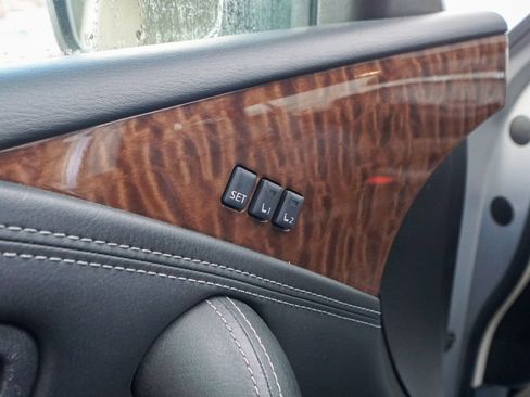 Used 2020 Nissan Armada SL w/ Premium Package image 21