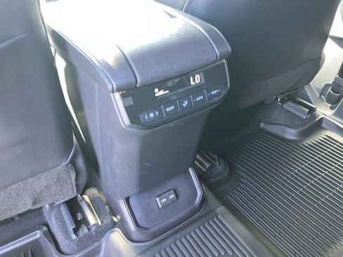 Used 2022 Toyota Highlander XSE AWD/4WD image 33
