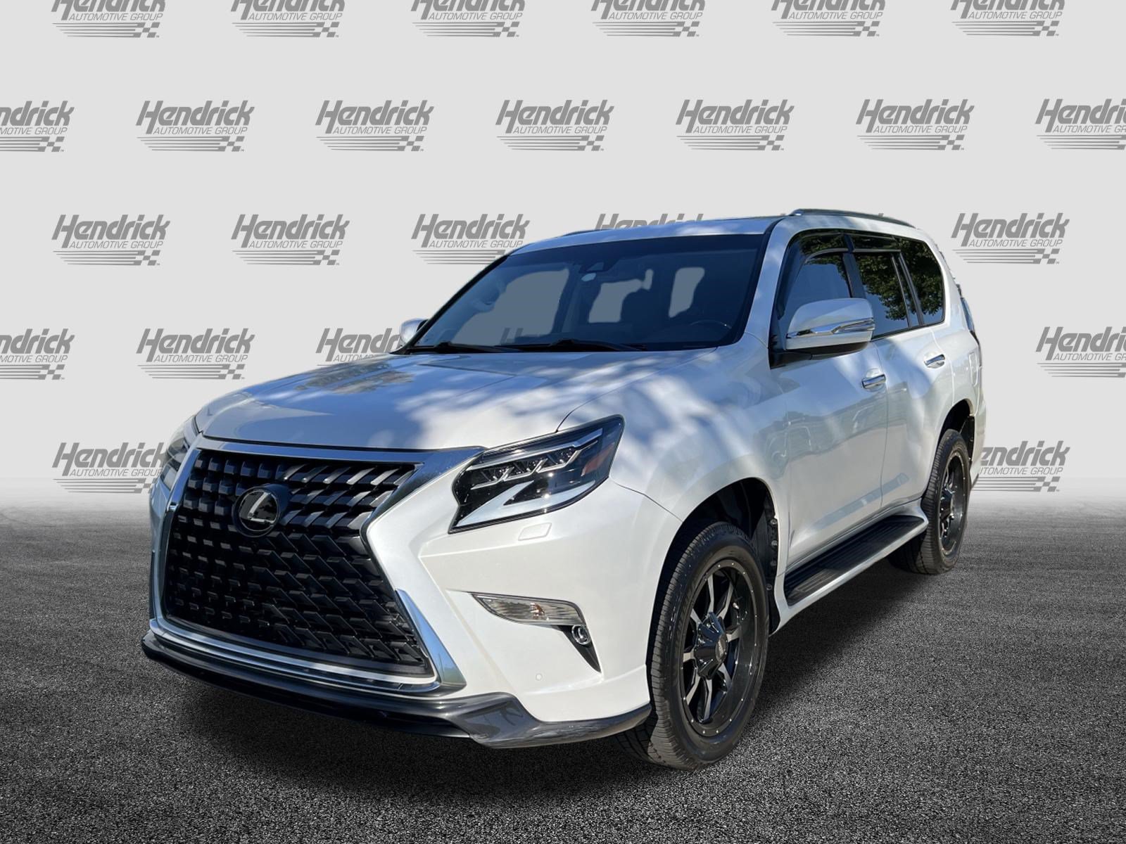 Used 2023 Lexus GX 460 Luxury w/ Sport Design Package AWD/4WD image 6