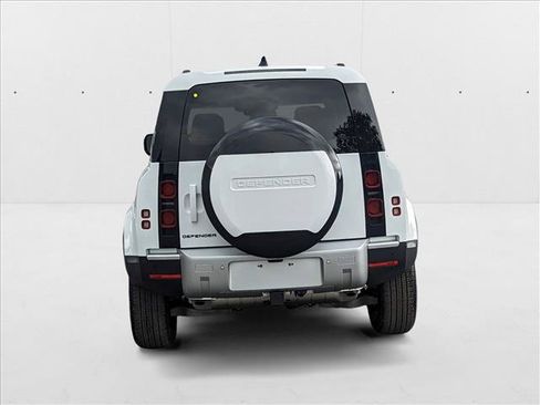 New 2025 Land Rover Defender 110 S image 7