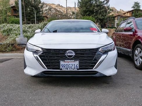 Used 2025 Nissan Sentra SV image 6