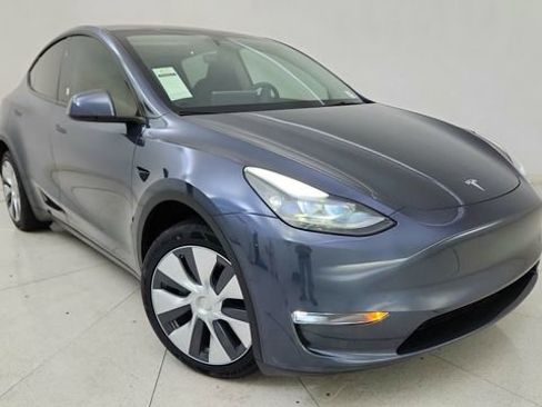 Used 2023 Tesla Model Y Long Range image 1