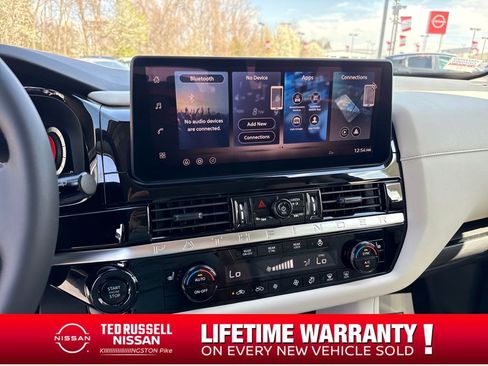 New 2026 Nissan Pathfinder SL image 17