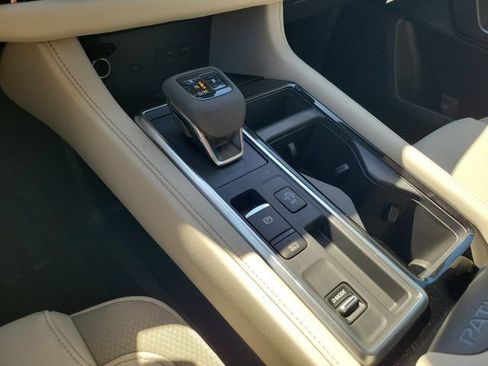 New 2026 Nissan Pathfinder SL FWD image 10