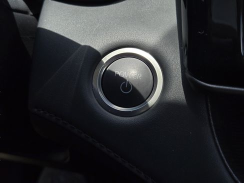 Used 2025 Toyota Highlander Limited AWD/4WD image 18