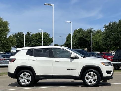 Used 2021 Jeep Compass Latitude w/ Convenience Group AWD/4WD image 3