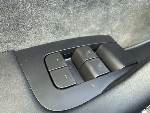 Used 2024 Tesla Model Y Long Range image 23