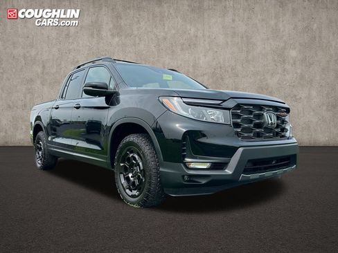 Used 2025 Honda Ridgeline TrailSport+ image 1