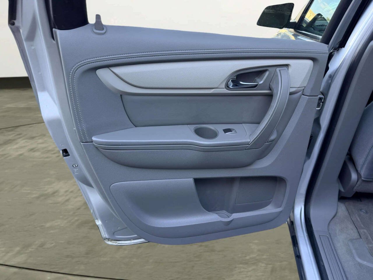 Used 2017 Chevrolet Traverse LS FWD image 20