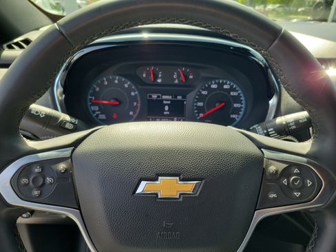 Used 2023 Chevrolet Traverse LT FWD image 21