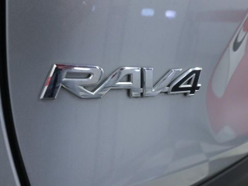 Used 2022 Toyota RAV4 XLE w/ Convenience Package AWD/4WD image 29