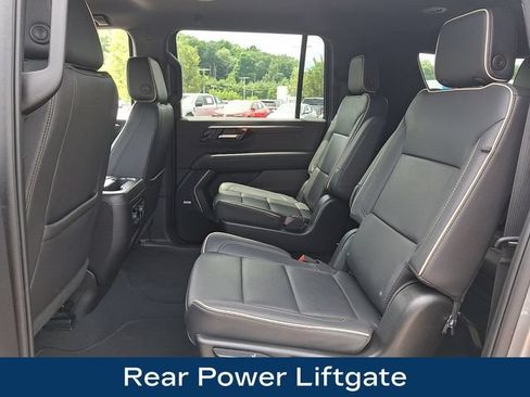 Used 2025 Chevrolet Suburban Premier AWD/4WD image 18
