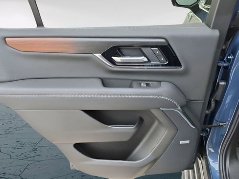 New 2026 GMC Yukon Denali w/ Sun & Power Step Package AWD/4WD image 17