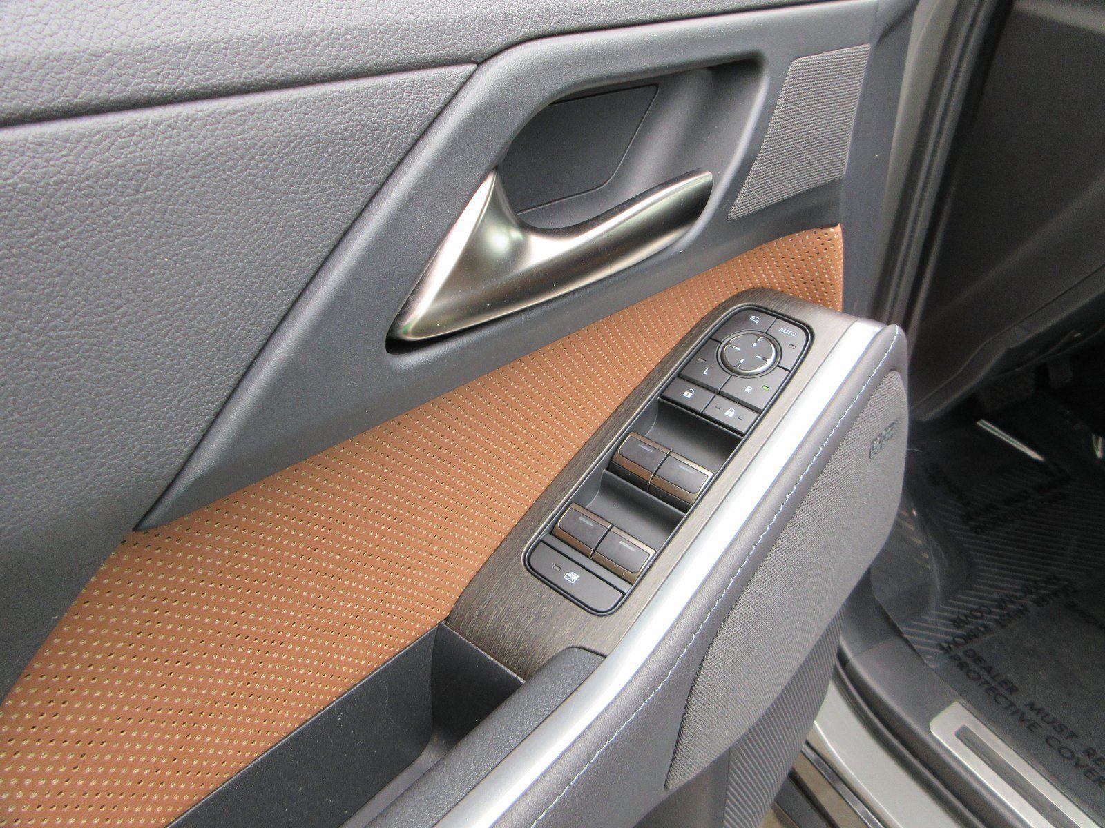 Used 2024 Lexus GX 550 w/ Accessory Package (31) AWD/4WD image 33