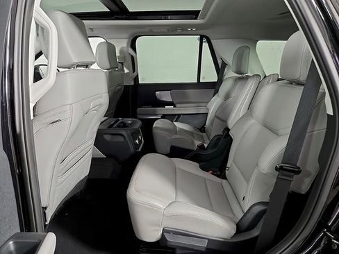 Certified 2025 Ford Expedition Active image 11