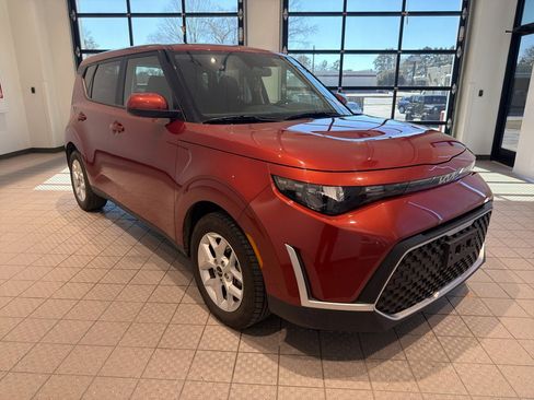 Used 2023 Kia Soul LX w/ Option Group 015 image 7