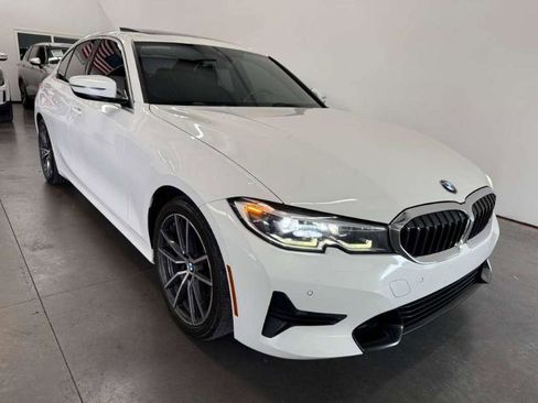 Used 2020 BMW 330i Sedan w/ Convenience Package RWD image 4