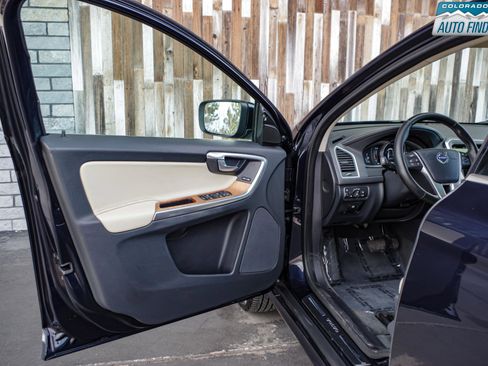 Used 2017 Volvo XC60 T6 Inscription w/ Climate Package image 10