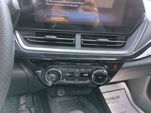 Used 2025 Chevrolet Trax RS w/ Sunroof Package image 25