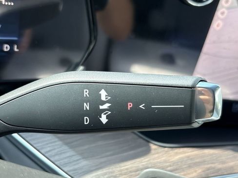 New 2025 Chevrolet Suburban Premier AWD/4WD image 16