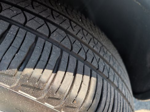 Used 2022 Land Rover Discovery S R-Dynamic AWD/4WD image 29