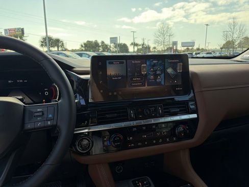 New 2026 Nissan Pathfinder Platinum FWD image 21