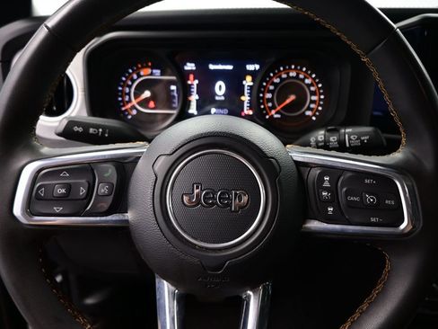 Used 2024 Jeep Wrangler Unlimited Sahara AWD/4WD image 16