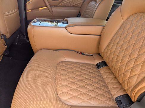 Certified 2024 INFINITI QX80 Sensory AWD/4WD image 16