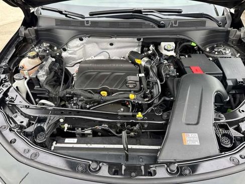 Used 2025 Buick Envista Sport Touring w/ Convenience I Package FWD image 10