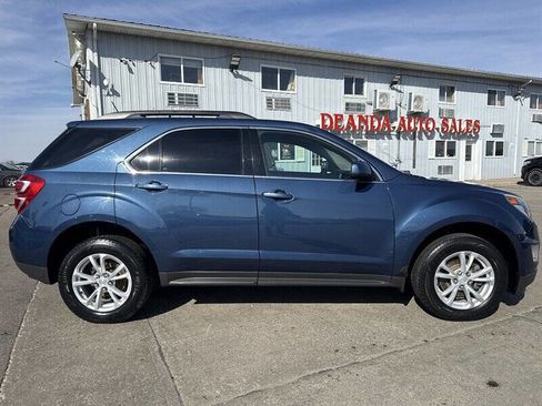 Used 2017 Chevrolet Equinox LT w/ Convenience Package image 9