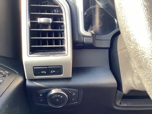 Used 2018 Ford F150 Lariat w/ Equipment Group 502A Luxury AWD/4WD image 39
