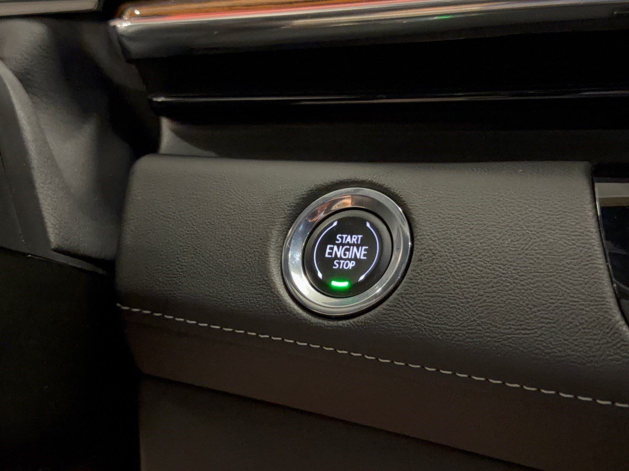 Certified 2023 Cadillac Escalade Premium Luxury w/ Performance Package AWD/4WD image 20