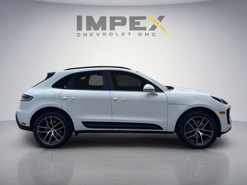 Used 2024 Porsche Macan AWD/4WD image 6