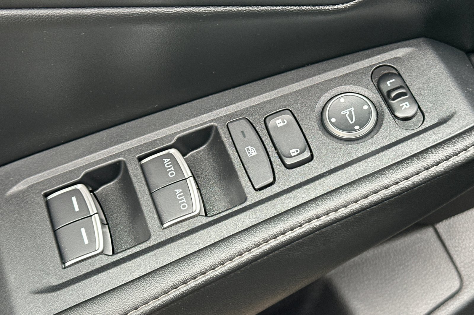 Used 2025 Honda Accord Sport image 12