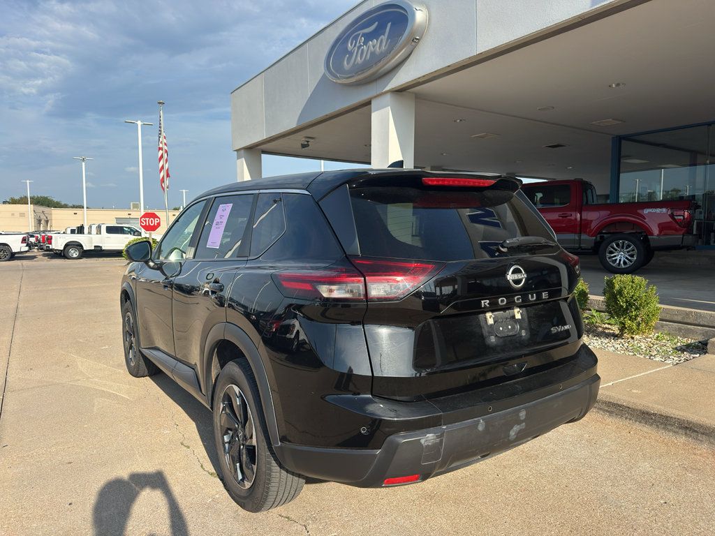 Used 2024 Nissan Rogue SV AWD/4WD image 11