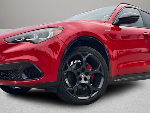 Used 2025 Alfa Romeo Stelvio Sprint AWD/4WD image 26