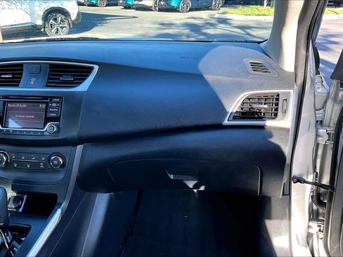 Used 2018 Nissan Sentra S image 19