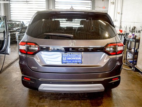 Used 2023 Honda Pilot EX-L image 6