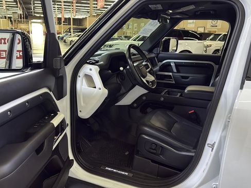 Used 2021 Land Rover Defender 110 X-Dynamic HSE AWD/4WD image 15