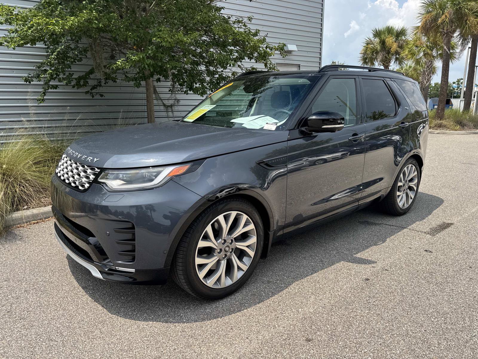 Certified 2026 Land Rover Discovery Limited Edition AWD/4WD image 1